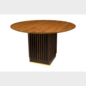 Cirkelline bord udfrt med sjle i rget Egetr og bordplade i Teaktr & Shellak & Linolie