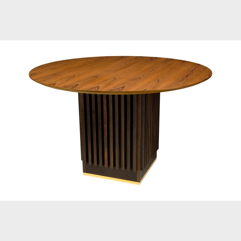 Cirkelline bord udfrt med sjle i rget Egetr og bordplade i Teaktr &amp; Shellak &amp; Linolie